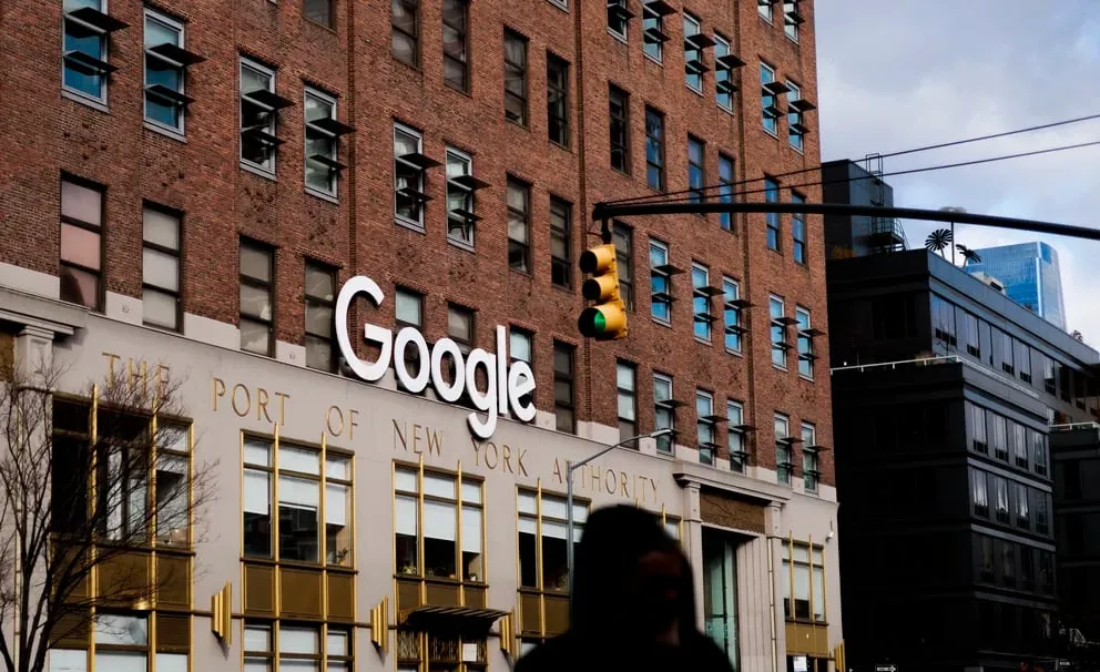 Google entrega 120.000 becas en habilidades digitales e inteligencia artificial