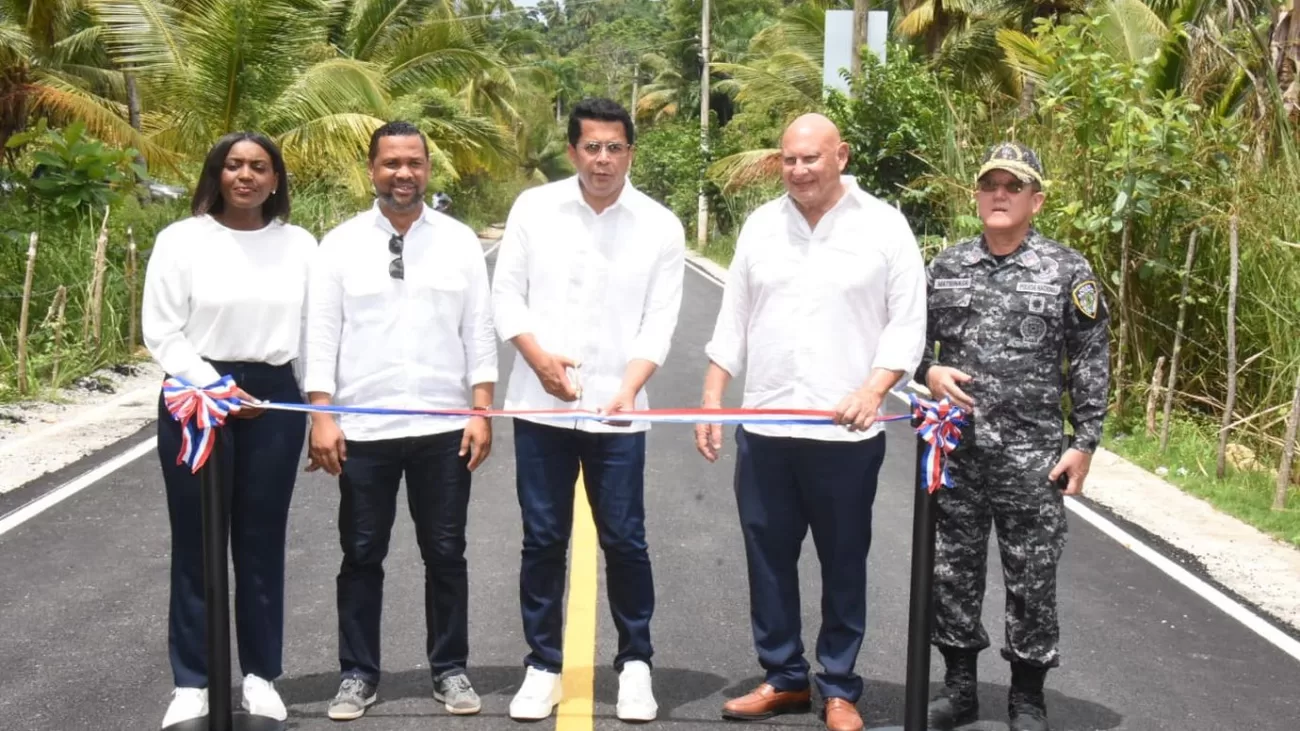 Ministerio de Turismo entrega obras por 100 millones de pesos, en Las Terrenas; inicia otras