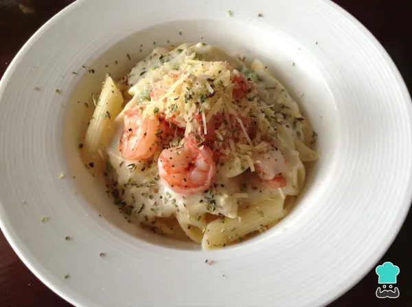 Camarones al ajillo con crema de coco