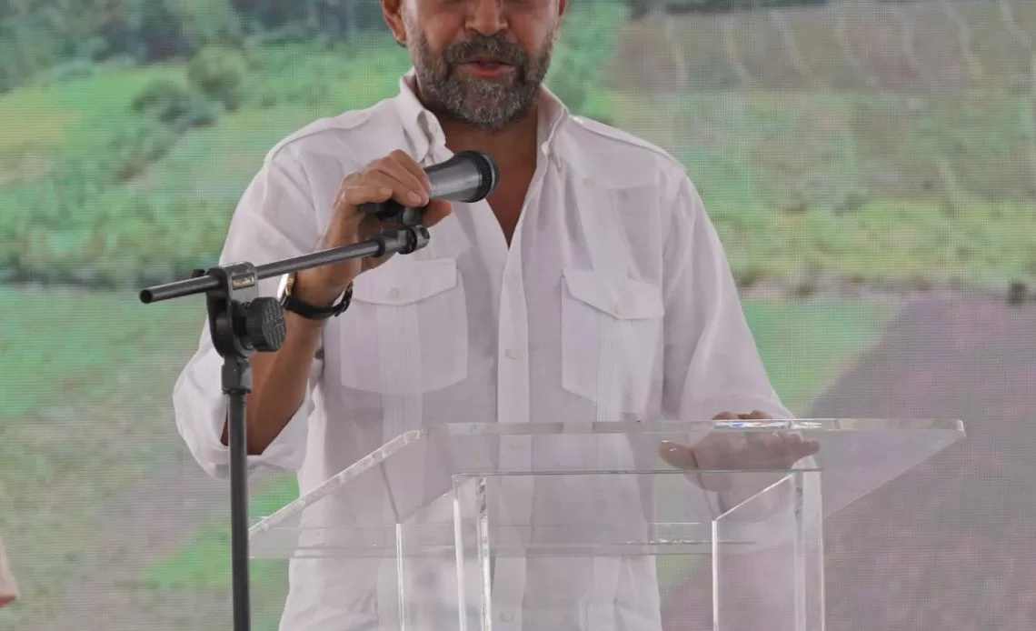 Olmedo-Caba-Romano-director-del-INDRHI-1140x694