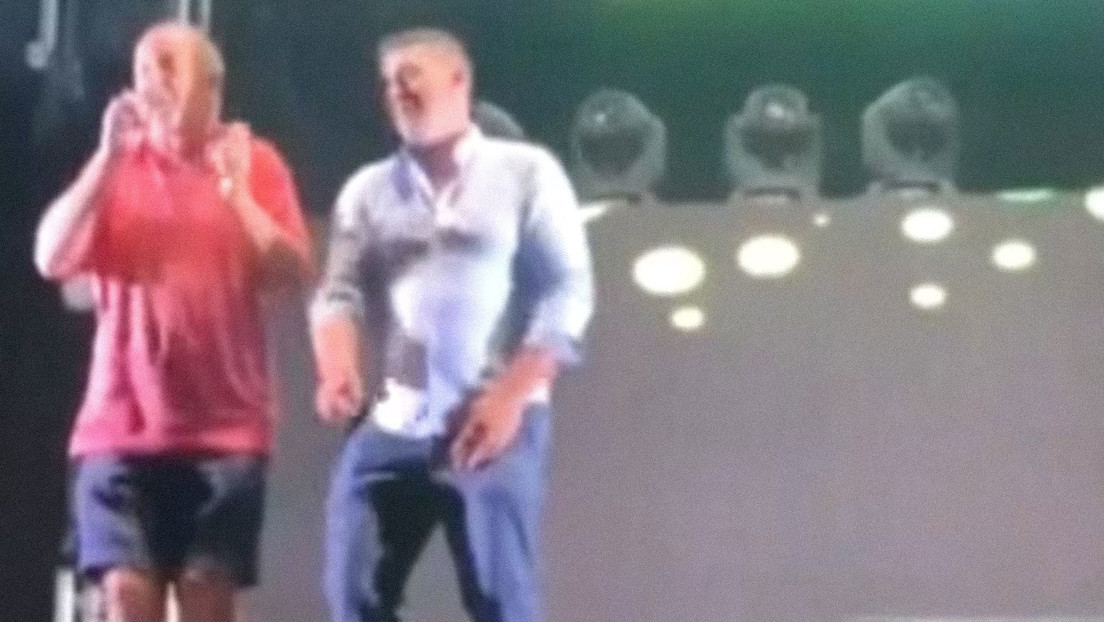 "Le subí la faldita y le bajé la braguita": Escándalo por la canción pedófila de un alcalde