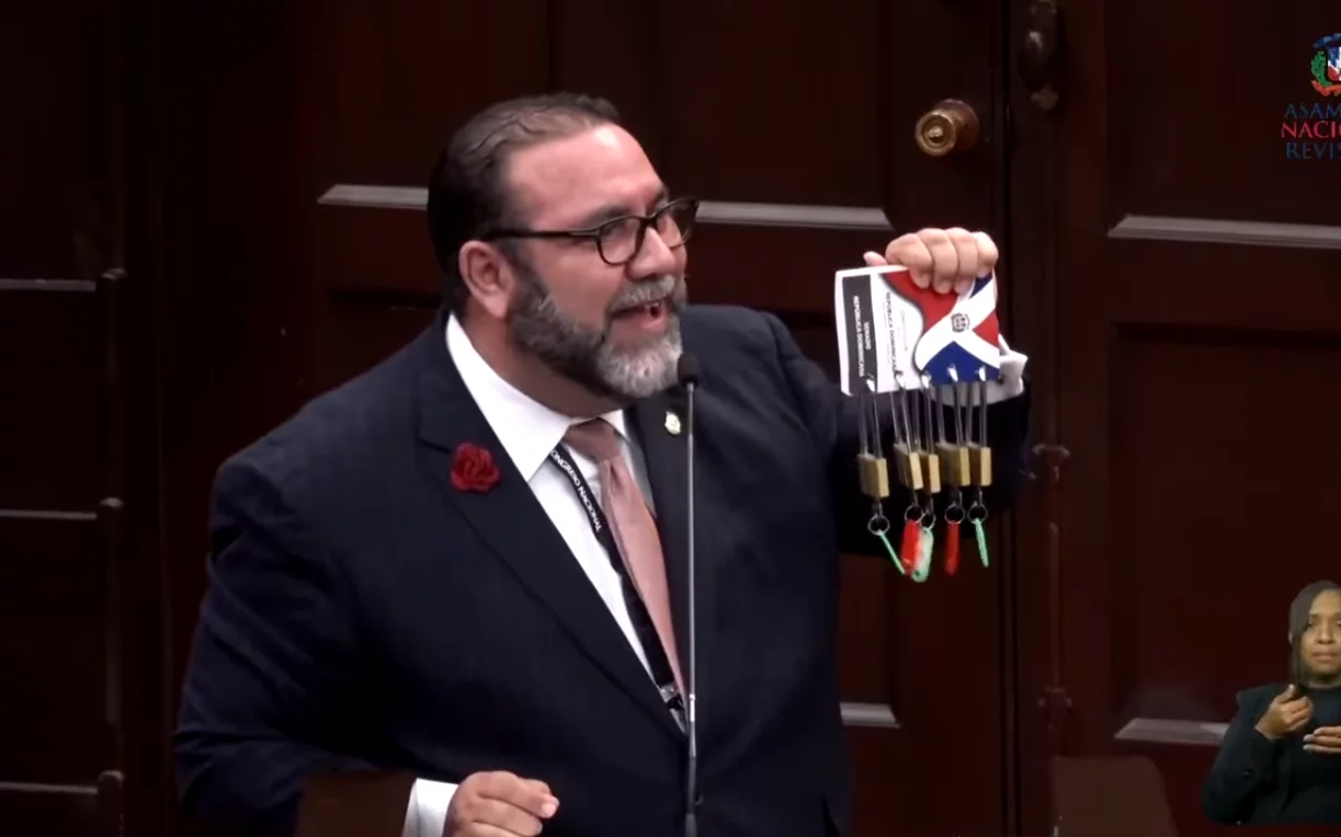 Aprueban en primera lectura los "candados" constitucionales a la reelección
