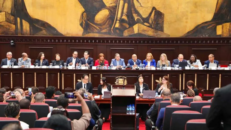 Sectores dominicanos exigen retiro proyecto reforma fiscal
