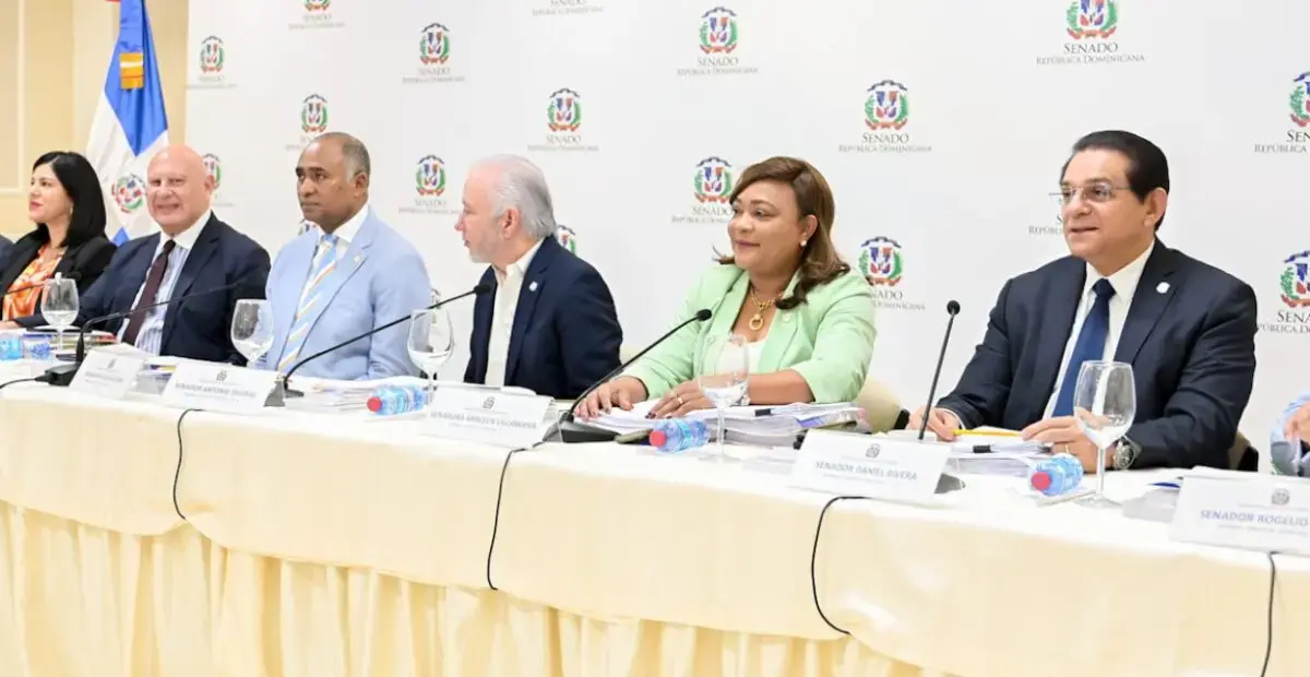 Senado evalúa tres aspirantes a integrar JCE