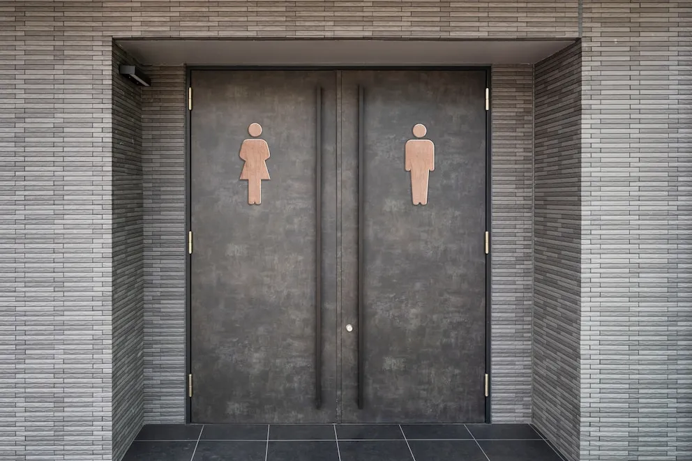 Los republicanos quieren prohibir que una legisladora transgénero utilice los baños de mujeres en el Congreso de Estados Unidos