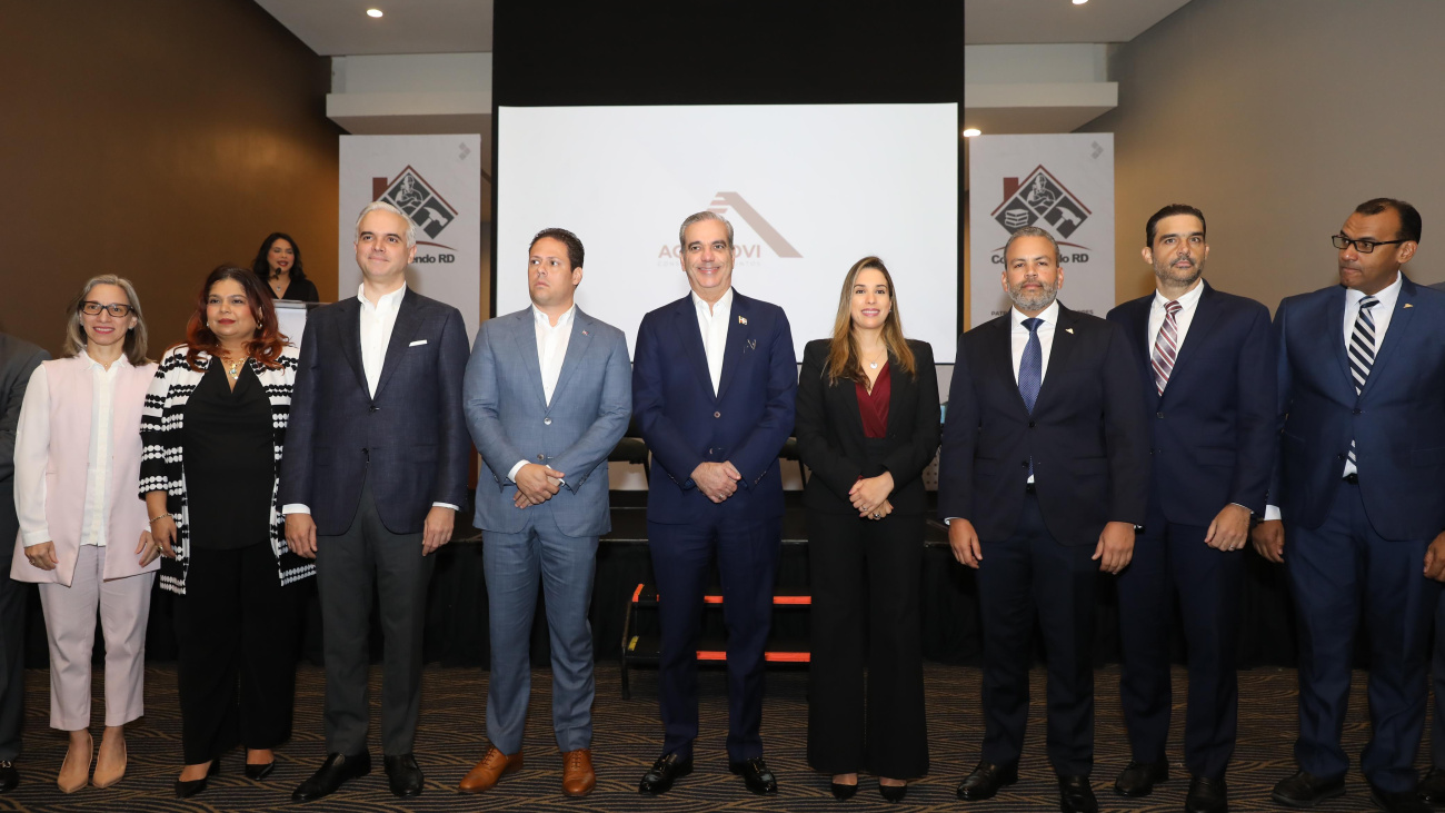 Presidente Abinader asiste a presentación de “Construyendo RD” de Acoprovi