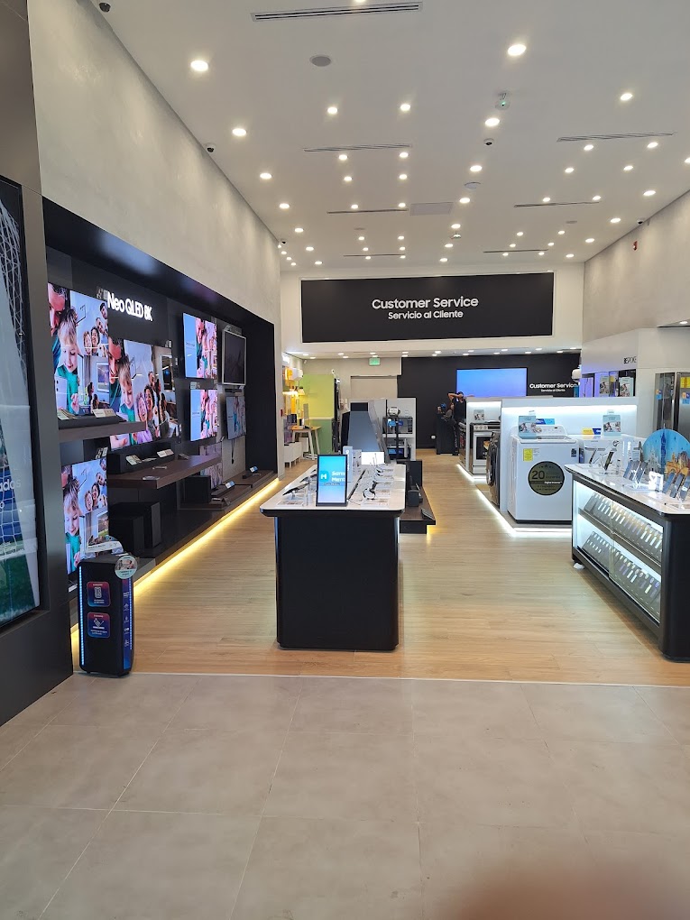 Nueva era de servicio y experiencia en la tienda Samsung de Megacentro