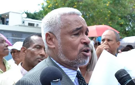 Camacho exige sanciones justas en caso de maestros violadores en SPM; recuerda docentes son considerados segundos padres