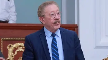Dominicano asume liderazgo Morena