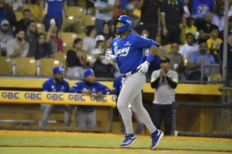Tigres propinan tercera blanqueada seguida a las Águilas Cibaeñas