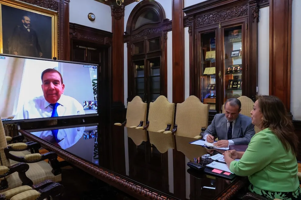 Dina Boluarte se reunió con Edmundo González Urrutia por videoconferencia y respaldó su liderazgo democrático