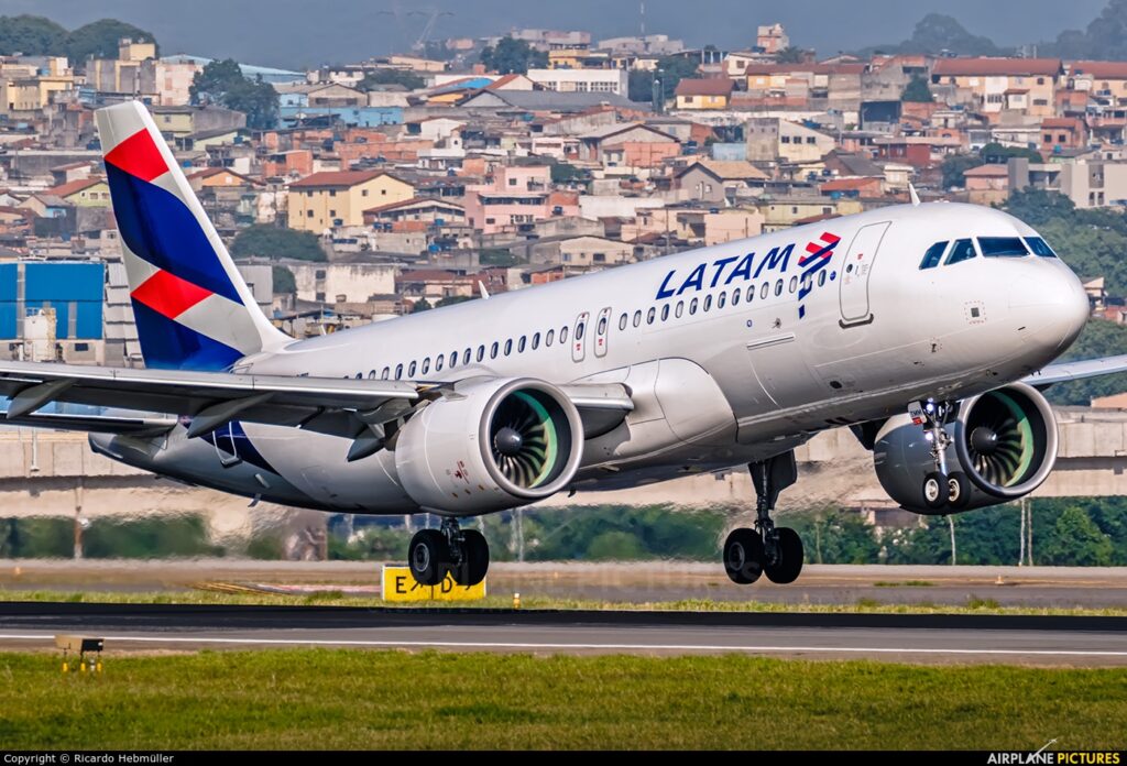 Latam reanuda sus vuelos internacionales desde Porto Alegre