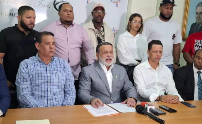 Denuncian que han incautado bocinas y equipos valorados en más de 1000 millones de pesos a Industria de la música.