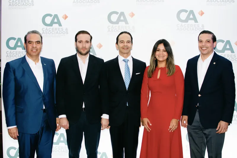 Cáceres & Asociados recibe certificación