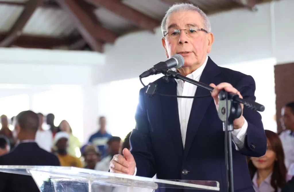 Danilo Medina cuestiona al gobierno por tandas de apagones