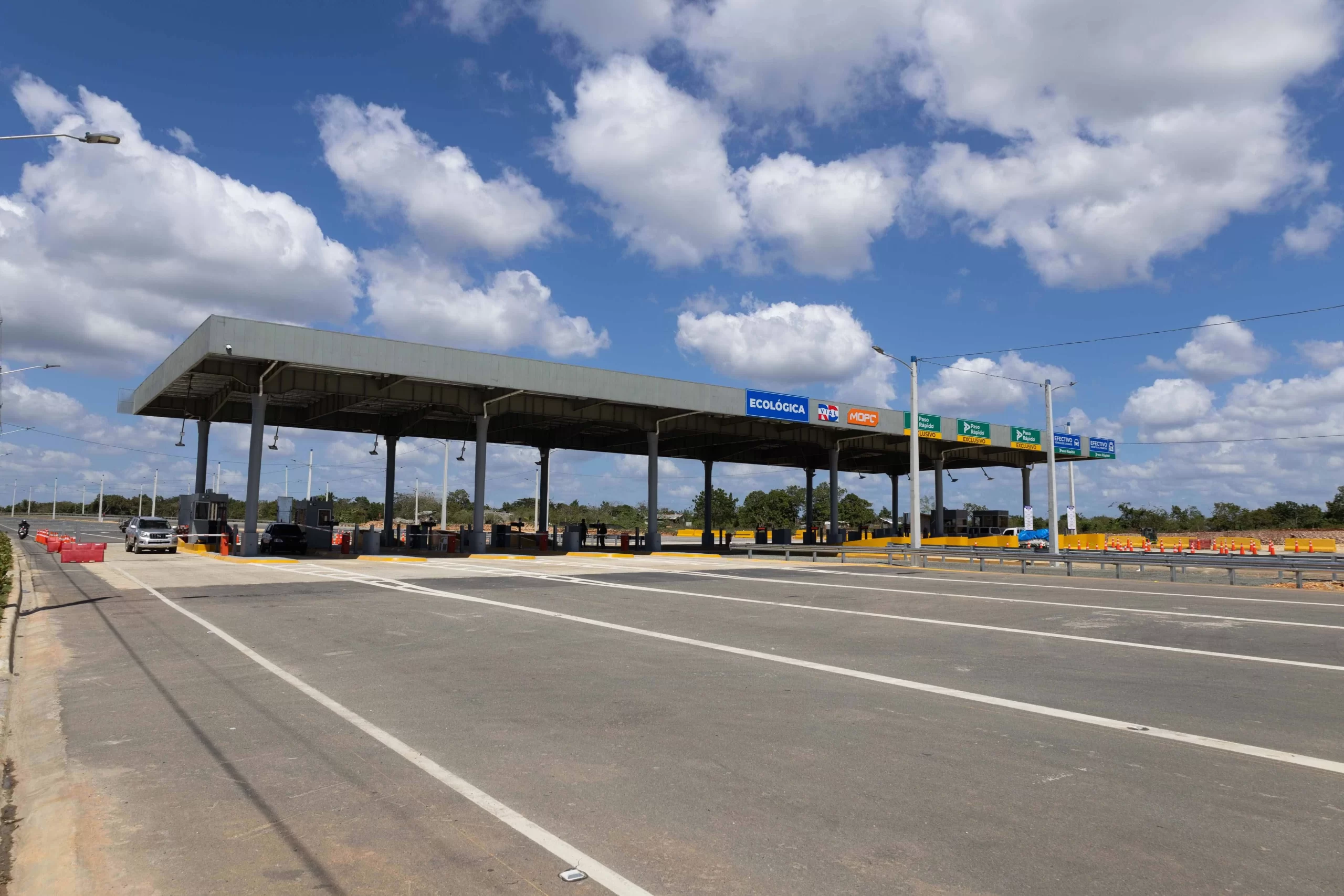 El peaje de la avenida Ecológica empieza a operar con baja afluencia de usuarios