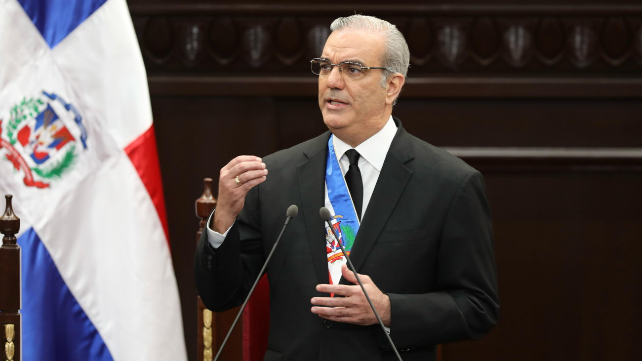 Presidente Abinader anuncia programa de pensiones especiales para niñas, niños y adolescentes en orfandad por feminicidio