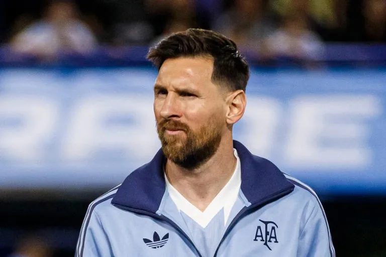 Lionel Scaloni solicita paciencia mientras Argentina aguarda la decisión de Lionel Messi sobre el Mundial