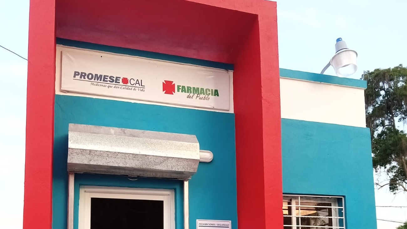 Promese/CAL inaugura Farmacias del Pueblo en Azua y Barahona.