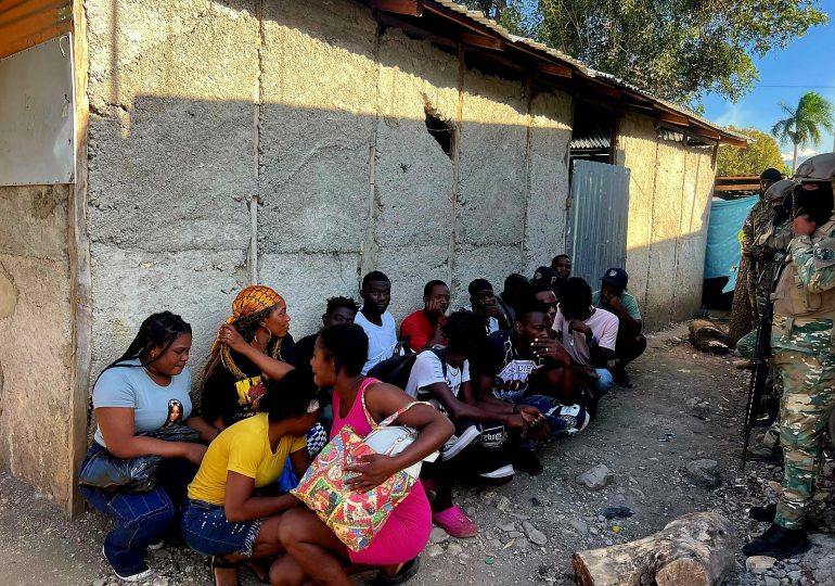 Descubren inmigrantes indocumentados escondidos en una vivienda de “refugio” en Elías Piña