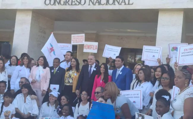 Senado recibe proyecto de ley para normatizar en el país la atención a las enfermedades raras