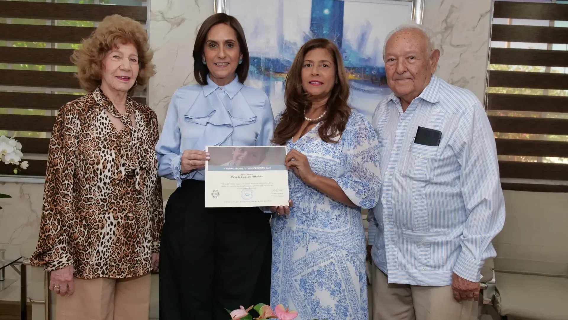 El Voluntariado Sonrisa homenajea a la presidenta de ADEOFA
