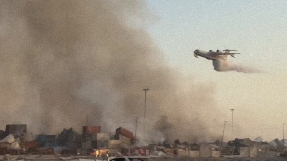 Aviones rusos ayudan a apagar un incendio tras una poderosa explosión en Irán