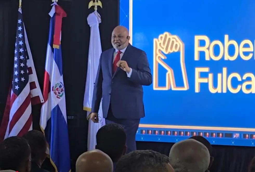 NY: Roberto Fulcar presenta libro Mi Compromiso con la Educación