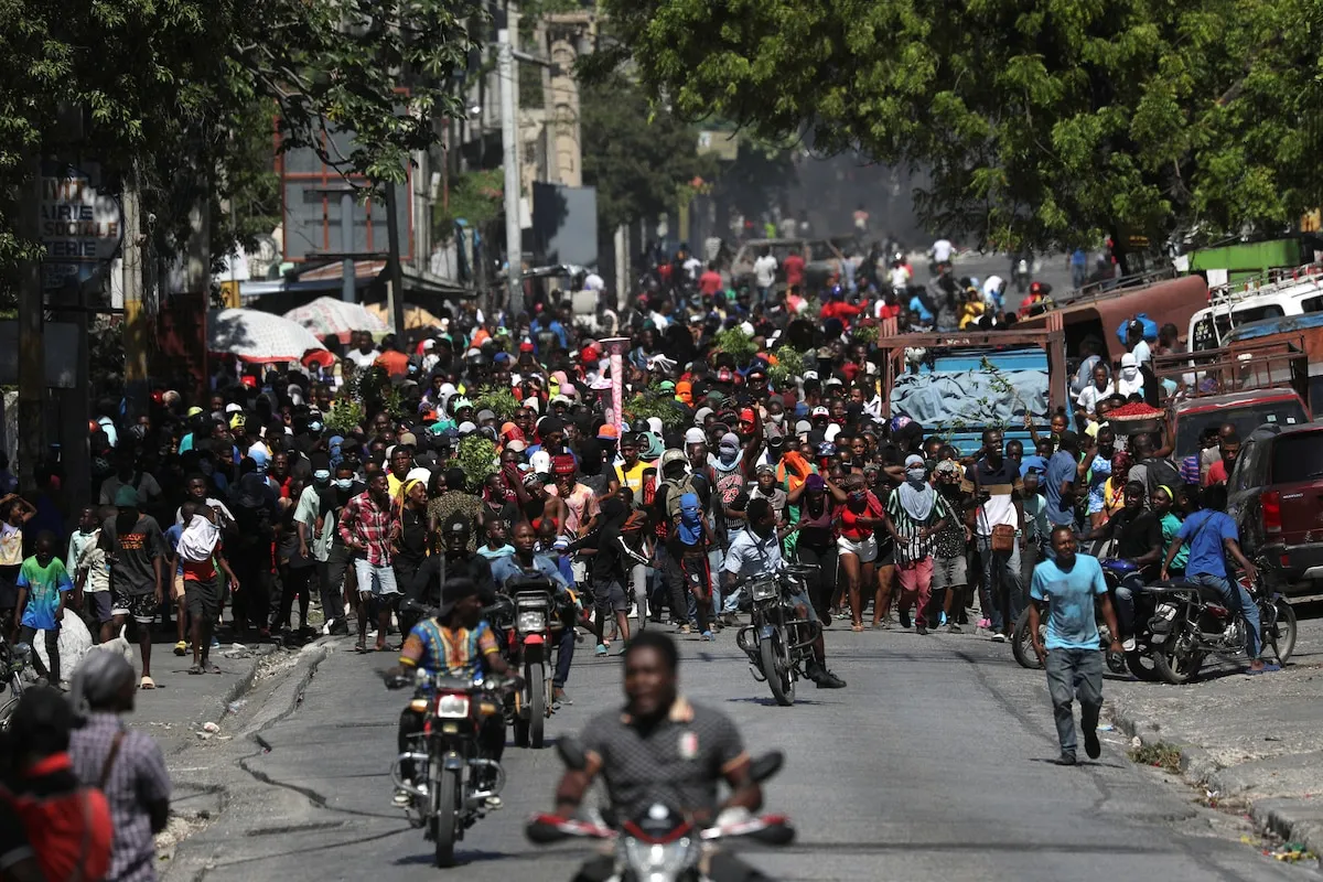 Miles de haitianos protestaron en Puerto Príncipe contra la violencia desatada por las pandillas