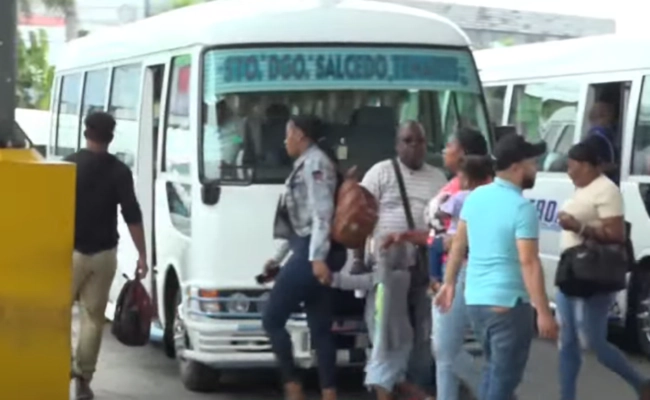 Aún es mínimo el flujo de pasajeros en la parada del Cibao en la Autopista Duarte