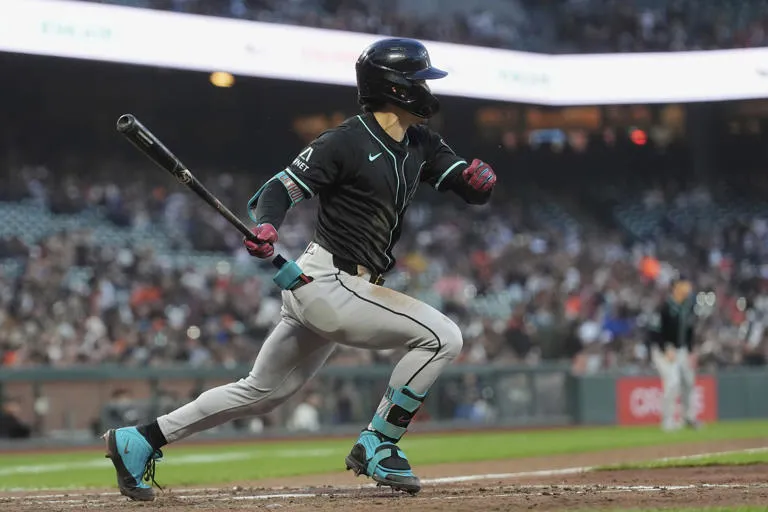Carroll batea dos jonrones frente a Justin Verlander y los Dbacks ganan 2-1 a los Gigantes