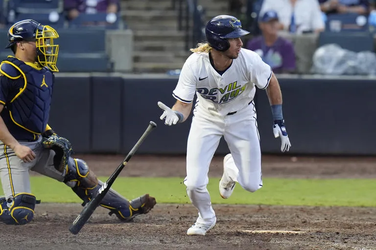 Jankowski lidera la victoria de los Rays, 3-2 frente a los Cerveceros tras inusuales paradas por lluvia