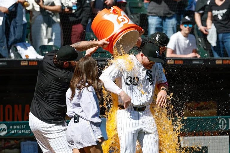 Elko conecta HR de 3 carreras en su primer hit y Medias Blancas vencen 4-2 a Marlins
