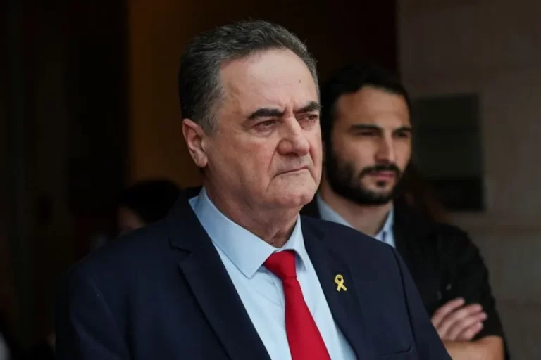 Israel lanzó una advertencia contundente sobre un posible ataque a Irán, similar al que realizó contra Hamas en Gaza, declarando que “el eje del mal ha sido desmantelado”.