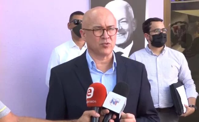 Domínguez Brito tilda de "estéril" minicumbre con expresidentes; pide acabar mafia que tienen los militares en la frontera