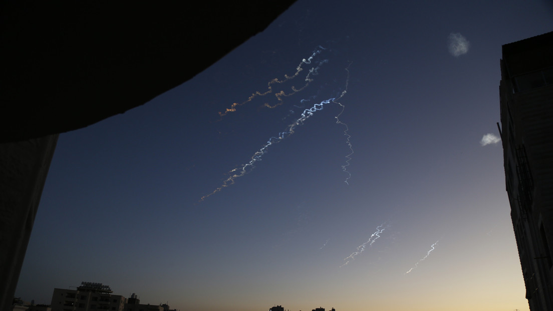 Israel informa sobre bombardeos en áreas de almacenamiento y lanzamiento de misiles en Irán.