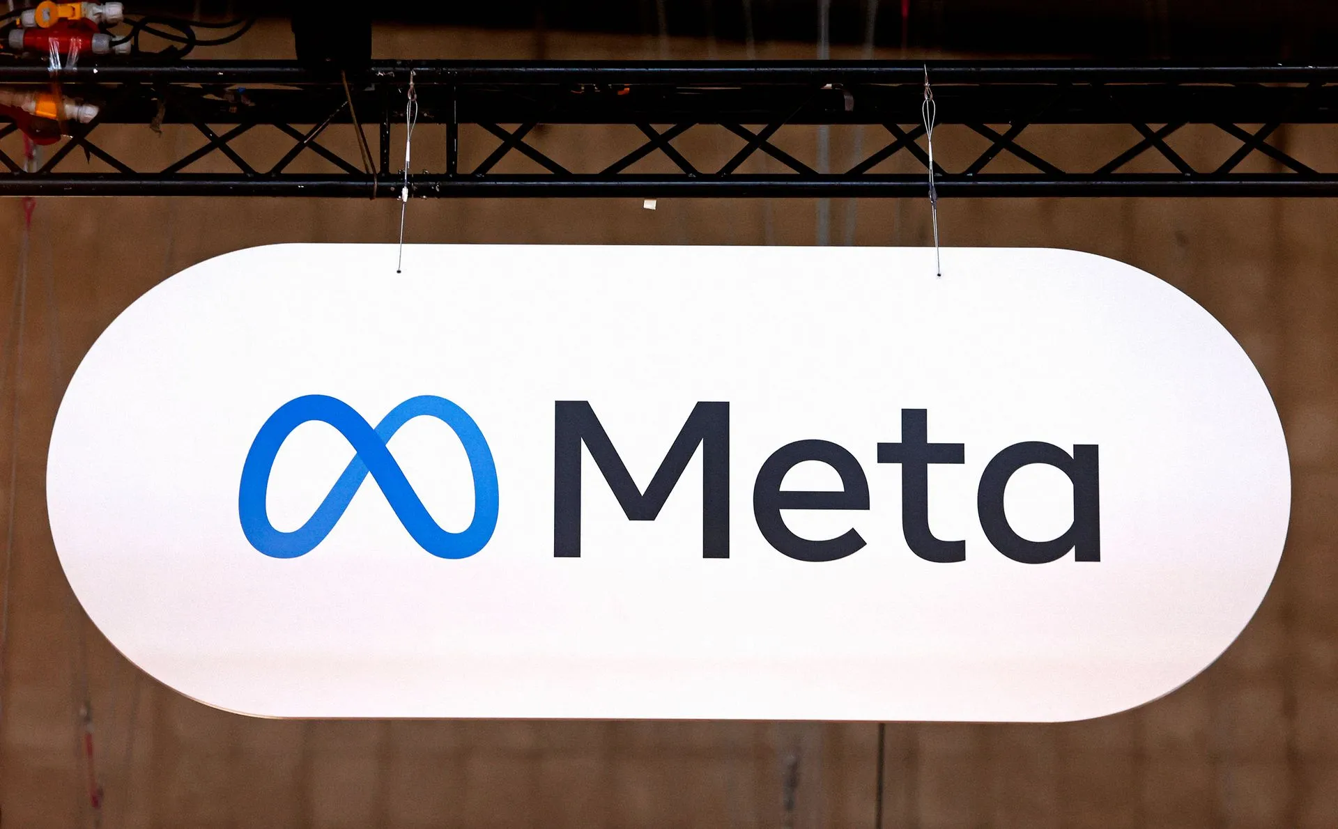 Meta AI permite que conversaciones privadas aparezcan accidentalmente en el feed público