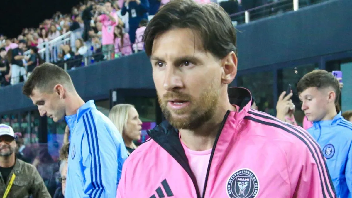 Lionel Messi y James Rodríguez protagonizan altercado en plenas Eliminatorias al Mundial 2026