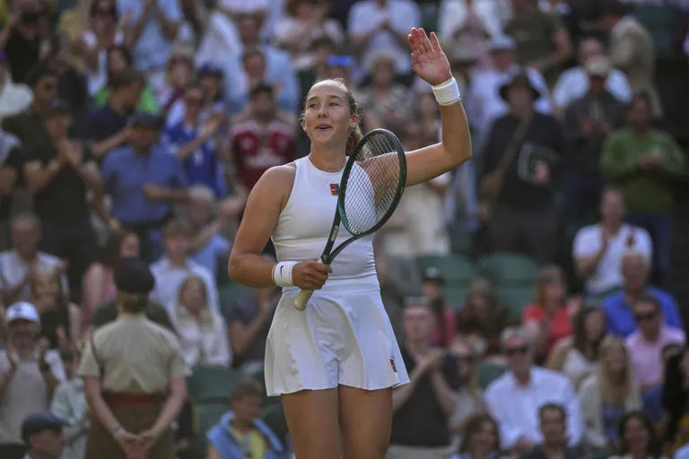 Mirra Andreeva, la sorpresa rusa que no supo que había ganado en Wimbledon