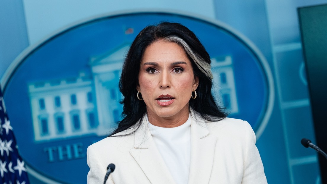 "Decepción total": Tulsi Gabbard arremete contra Obama por su "complot desleal"