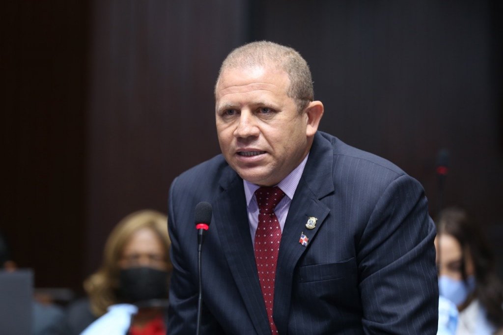 Diputado Rafael Castillo afirma que la corrupción no debe prescribir y pide penas más severas