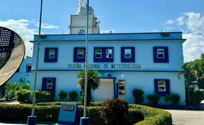 Vaguada provocará lluvias en varias provincias este domingo, según Indomet, pero seguirá el calor