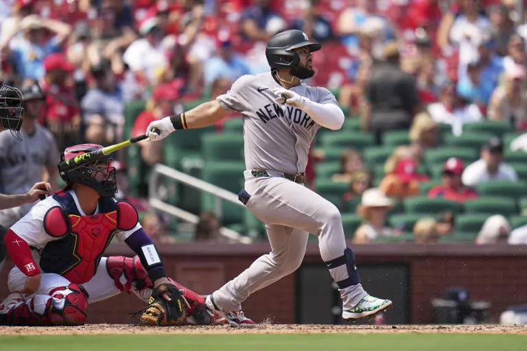Bellinger y Goldschmidt Encabezan la Barrida de Yankees sobre los Cardinals con Remontada de Anoto en la Novena
