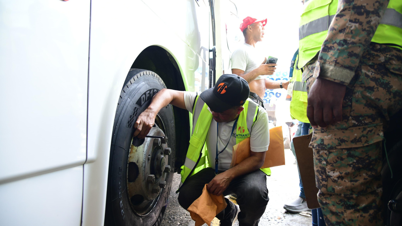 Intrant llevará a cabo una revisión de más de 7,000 medios de transporte público con el objetivo de fortalecer la seguridad en las vías durante el Día de la Restauración.