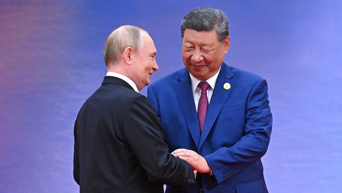 Putin y Xi conversan amigablemente en la apertura de la cumbre de la OCS