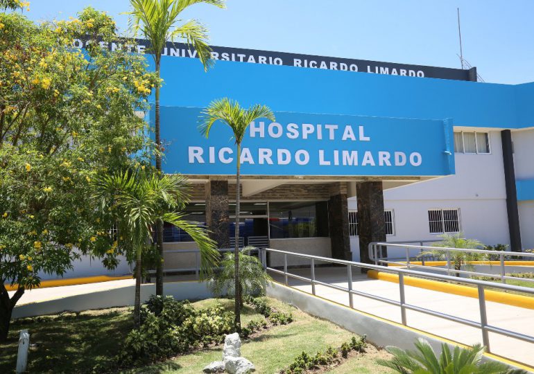 Denuncian negligencia médica en hospital de Puerto Plata tras muerte de paciente en unidad de diálisis