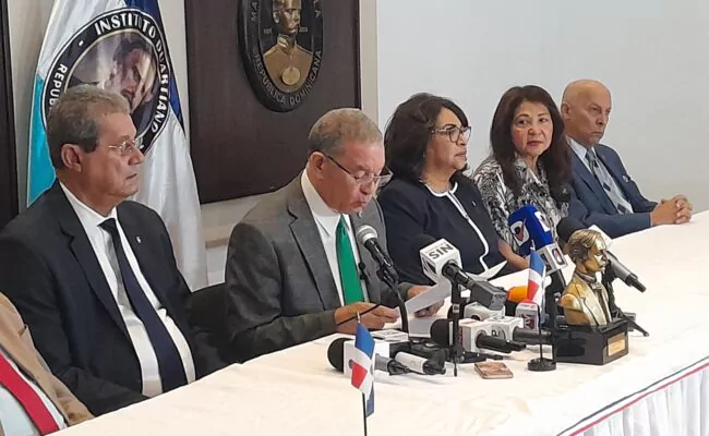 ”No vale nada”, Instituto Duartiano desestima disculpas de autora de ultraje al himno nacional y asegura puede ser juzgada pese a residir en el exterior