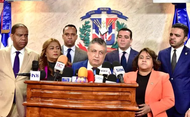 Gustavo Sánchez denuncia asedio a dirigentes del PLD por parte de la Fuerza del Pueblo