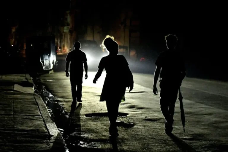 Crisis eléctrica en Cuba se intensifica por apagón masivo que dejó sin luz a cinco provincias del este