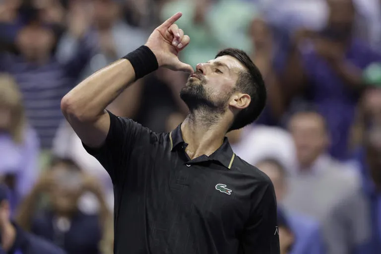 Djokovic se disgusta con el público del US Open pero mejora a 11-0 contra Fritz y avanza a semis